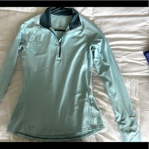 Women’s Dri-Fit Nike performance Pullover